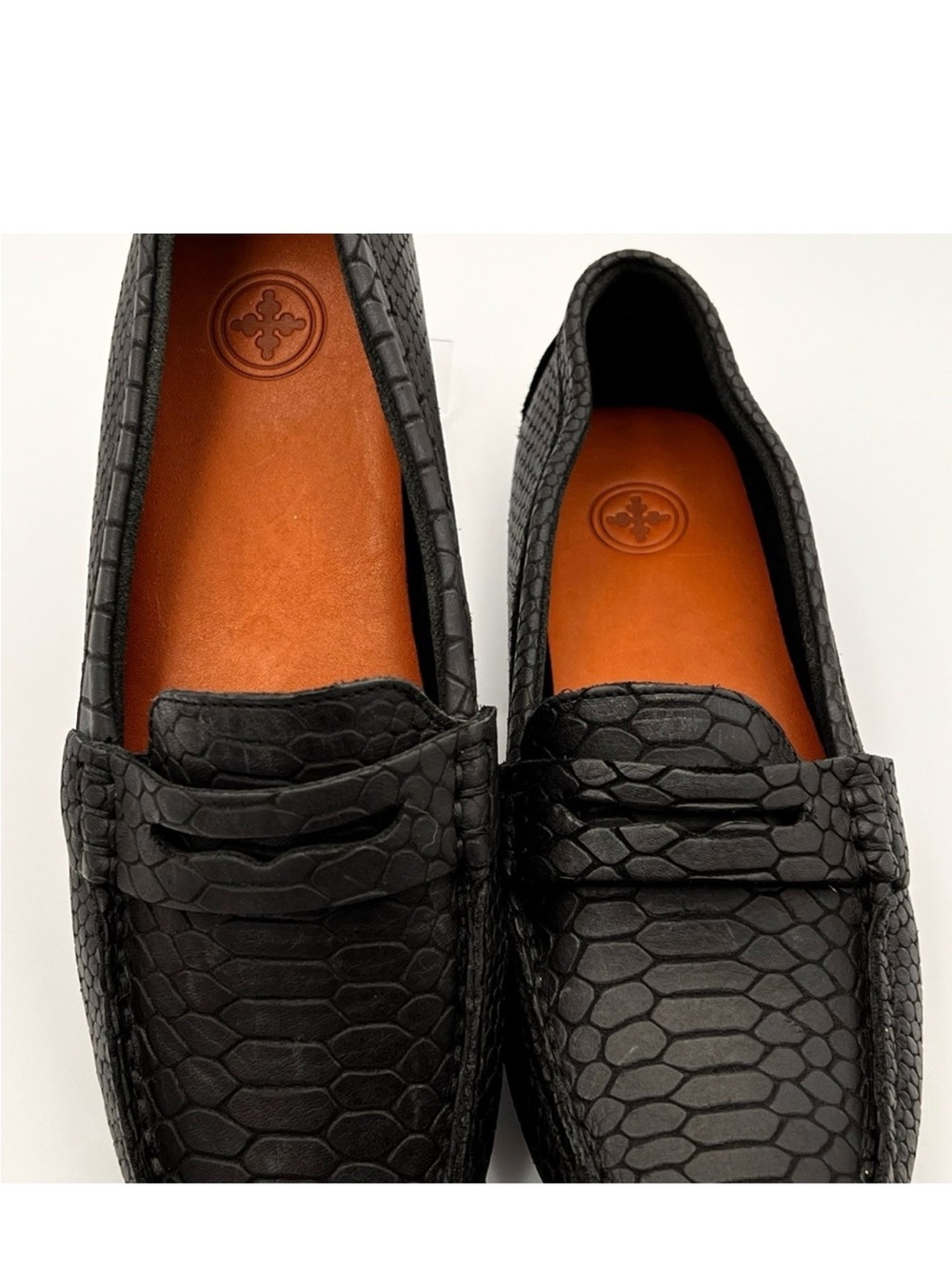 CHARLESTON SHOE CO. Black Croc-Embossed Women’s Loafers with Tan Insole